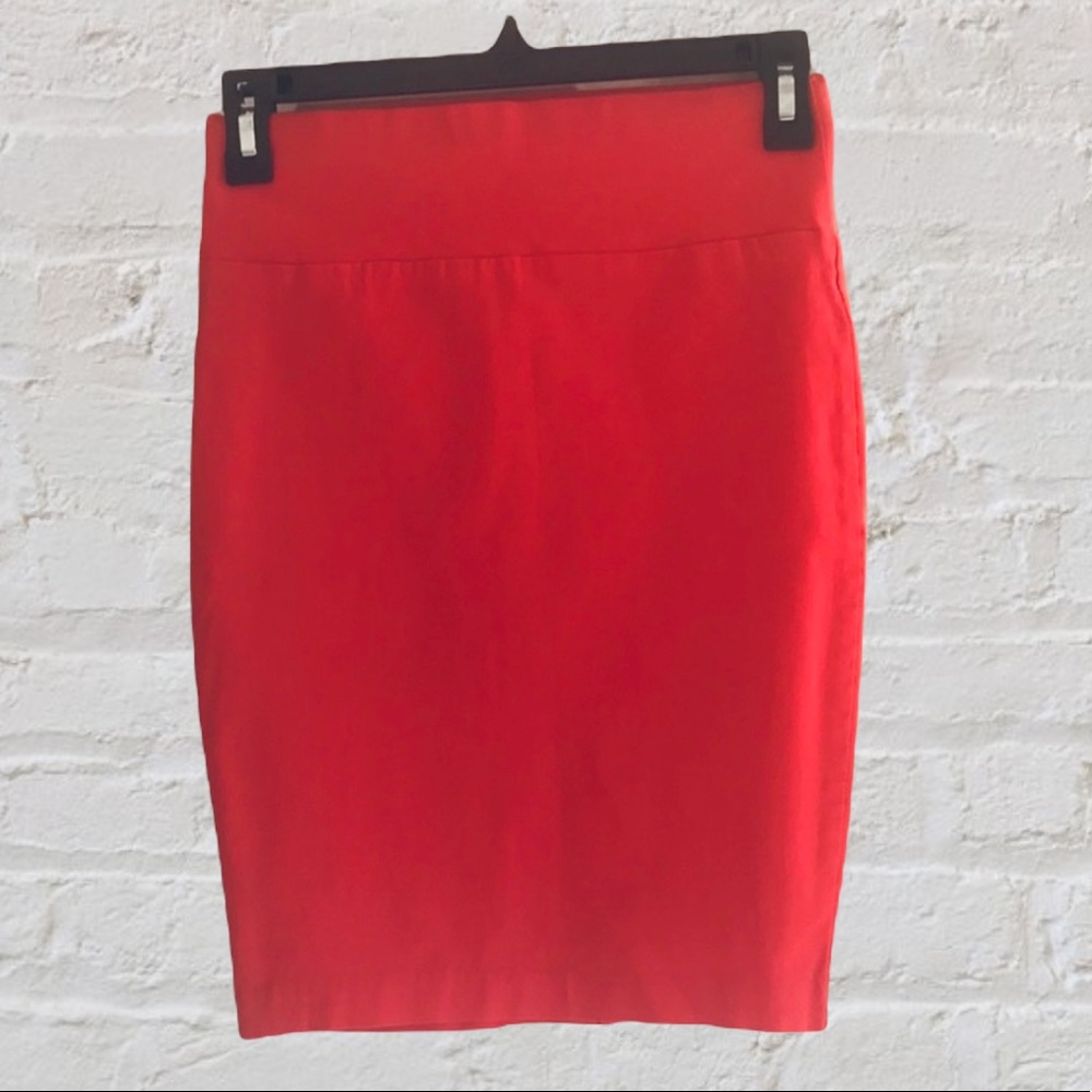 SCARLET LOLA BACK SLIT MINI PENCIL SKIRT